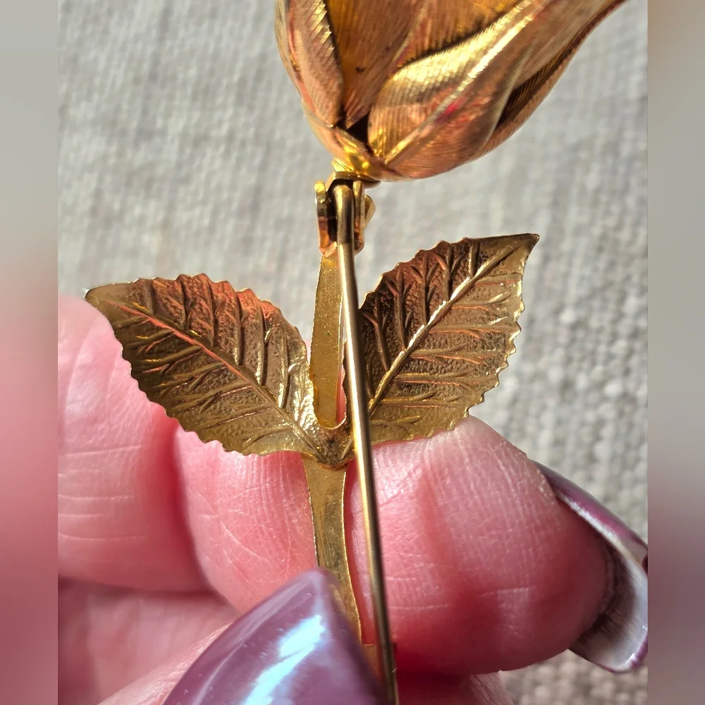 Vintage Gold Floral Brooch/Pin